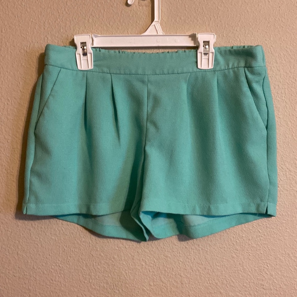 Mossimo dressy shorts with pockets size small